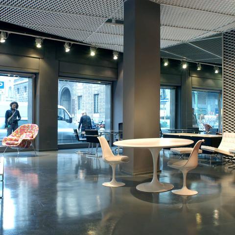 Out-fitting Showroom Knoll in expanded metal image 10