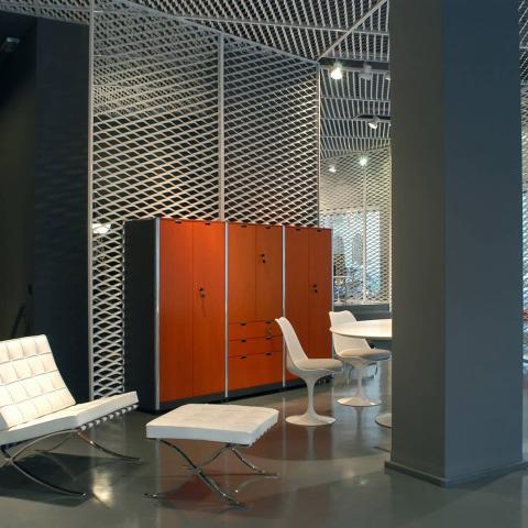 Out-fitting Showroom Knoll in expanded metal image 7